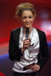Hilversum 3 februari 2006
Wendy v Dijk presenteert de x factor. 
Haar moeder en broer zitten op de tribune.