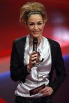 Hilversum 3 februari 2006
Wendy v Dijk presenteert de x factor. 
Haar moeder en broer zitten op de tribune.