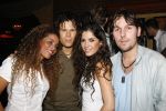 Uitgeest 17 januari 2006
Feest Henk Geels in Bobs saloon.
Jan Smit en Yolanthe Cabau v Karsbergen en zusje jan smit