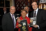 Leiden 19 januari 2010
Presenatie boek van de zangeres zonder naam geschreven door Ben Holthuis en de nieuwe cd. Johnny Hoes Alexander Pechtold Ben Holthuis 
Peter Smulders bv