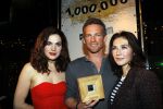 Amsterdam 15 januari 2010
Feestje vanwege 1000000 (miljoen) bezoekers bij de film komt een vrouw bij de dokter in het cobra cafe. Aanwezige cast Barry Atsma Carice v Houten Anna Drijver Dirk Zeelenberg, producent Reinout Oerlemans met zijn vrouw Danielle en schrijver Kluun met zijn vrouw.
Peter Smulders bv