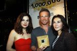 Amsterdam 15 januari 2010
Feestje vanwege 1000000 (miljoen) bezoekers bij de film komt een vrouw bij de dokter in het cobra cafe. Aanwezige cast Barry Atsma Carice v Houten Anna Drijver Dirk Zeelenberg, producent Reinout Oerlemans met zijn vrouw Danielle en schrijver Kluun met zijn vrouw.
Peter Smulders bv