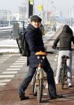 Amsterdam 26 januari 2010
Beau v Erven Dorens op de fiets in de kou.
Peter Smulders b v