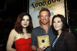 Amsterdam 15 januari 2010
Feestje vanwege 1000000 (miljoen) bezoekers bij de film komt een vrouw bij de dokter in het cobra cafe. Aanwezige cast Barry Atsma Carice v Houten Anna Drijver Dirk Zeelenberg, producent Reinout Oerlemans met zijn vrouw Danielle en schrijver Kluun met zijn vrouw.
Peter Smulders bv