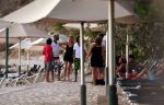 Curacao 9 januari 2010
Doutzen Kroes met haar nieuwe vriend dj Sunnery james op het mooiste strandje van Curacao genaamd Port Marie.
Peter Smulders bv