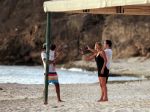 Curacao 9 januari 2010
Doutzen Kroes met haar nieuwe vriend dj Sunnery james op het mooiste strandje van Curacao genaamd Port Marie.
Peter Smulders bv