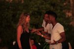 Curacao 9 januari 2010
Doutzen Kroes met haar nieuwe vriend dj Sunnery james op het mooiste strandje van Curacao genaamd Port Marie.
Peter Smulders bv