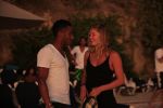 Curacao 9 januari 2010
Doutzen Kroes met haar nieuwe vriend dj Sunnery james op het mooiste strandje van Curacao genaamd Port Marie.
Peter Smulders bv