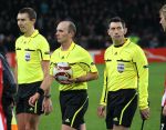 Eindhoven, 25 Februari 2010
1/8 Finale Uefa Europa League PSV-HSV, eindstand 3-2
PSV uitgeschakeld op basis van uit gescoorde doelpunten
De omstreden scheidsrechter uit Engeland, Michael Leslie Dean verlaat het veld
Foto Junior Smulders