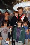 Hilversum 4 februari 2011
Sterren dansen op het ijs bij SBS6 in studio 22.
Het wordt gepresenteerd door Gerard Joling en Nance Coolen. Beau v Erven Dorens met vrouw en kinderen
Peter Smulders bv