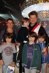 Hilversum 4 februari 2011
Sterren dansen op het ijs bij SBS6 in studio 22.
Het wordt gepresenteerd door Gerard Joling en Nance Coolen. Beau v Erven Dorens met vrouw en kinderen
Peter Smulders bv