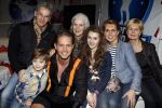 Hilversum 4 februari 2011
Sterren dansen op het ijs bij SBS6 in studio 22.
Het wordt gepresenteerd door Gerard Joling en Nance Coolen. Danny de Munk met vrouw en kinderen en ouders en schoonmoeder
Peter Smulders bv