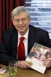 Eemnes 26 januari 2011
Dr Frank met zijn nieuwe boek bij koffietijd
Peter Smulders bv