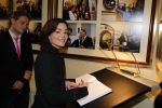 Amsterdam 25 januari 2011
Cast Legalyy Blonde opent amsterdamse effectenbeurs. Aanwezig Pearl Jozefzoon, Albert Verlinde Laura Vlasblom Kim Lian v d Meij Joey Schalker Roy v Iersel en medewerkers van de beurs.
Peter Smulders bv