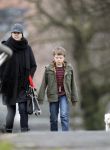 Amsterdam 15 januari 2011
Susan Visser laat samen met haar zoon de hond uit.
Peter Smulders bv