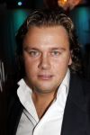 Uitgeest 17 januari 2011
Nieuwjaarsreceptie Henk Geels in Bobs saloon. Wesley Bronkhorst met Buddha to Buddha armband
Peter Smulders bv