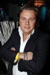 Uitgeest 17 januari 2011
Nieuwjaarsreceptie Henk Geels in Bobs saloon. Wesley Bronkhorst met Buddha to Buddha armband
Peter Smulders bv