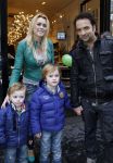 Amsterdam 21 januari 2012
Premiere de muppets in Tuschinski. Gerard Ekdom met vrouw en kinderen
Peter Smulders bv