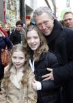 Amsterdam 21 januari 2012
Premiere de muppets in Tuschinski. Hajo Bruins met dochters
Peter Smulders bv