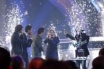 Hilversum 20 januari 2012
Iris Kroes wint de finale van the voice of holland in studio 22. Iris en Chris Hordijk met Nick en Simon en Wendy v Dijk en Martijn Krabbe
Peter Smulders bv