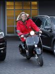 Amsterdam 21 januari 2012
Lieke v Lexmond op scooter bij de rai.
Peter Smulders bv