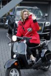 Amsterdam 21 januari 2012
Lieke v Lexmond op scooter bij de rai.
Peter Smulders bv
