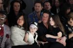 Amsterdam 28 januari 2012
modeshow Custo op de IAFW met oa aanwezig Martijn en Amanda Krabbe met hun dochters.
Peter Smulders bv