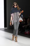Amsterdam 28 januari 2012
modeshow Custo op de IAFW met oa aanwezig Martijn en Amanda Krabbe met hun dochters.
Peter Smulders bv