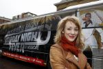 Amsterdam 19 januari 2012
Noortje Herlaar en Joey Ferre bij de bus van saturdau night fever.
Peter Smulders bv