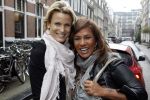 Amsterdam 26 januari 2012
Patty Brard Anouk Smulders en Sjimmy Bruijninckx op straat.
Peter Smulders bv