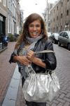 Amsterdam 26 januari 2012
Patty Brard Anouk Smulders en Sjimmy Bruijninckx op straat.
Peter Smulders bv