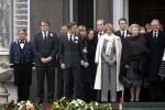 Soestdijk 5 december 2004
Prins Bernhard wordt vanaf  Paleis Soestdijk naar paleis Noordeinde gebracht. Prins Friso Mabel Wisse Smit Prins Jaime Prinses Carolina Prinses Margarita Prins Carlos Prinses Laurentien Prins Friso Prins Willem Alexander Amalia Prinses Maxima Prinses Juliana Prinses Annette Prins  Floris Prinses Marilene Prins Maurits en Prins Pieter Christiaan op bordes. Koningin Beatrix Prinses Irene Prinses Christina Prinses Margriet en Pieter v Vollenhoven
Peter Smulders bv