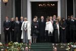 Soestdijk 5 december 2004
Prins Bernhard wordt vanaf  Paleis Soestdijk naar paleis Noordeinde gebracht. Prins Friso Mabel Wisse Smit Prins Jaime Prinses Carolina Prinses Margarita Prins Carlos Prinses Laurentien Prins Friso Prins Willem Alexander Amalia Prinses Maxima Prinses Juliana Prinses Annette Prins  Floris Prinses Marilene Prins Maurits en Prins Pieter Christiaan op bordes. Koningin Beatrix Prinses Irene Prinses Christina Prinses Margriet en Pieter v Vollenhoven
Peter Smulders bv