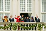 Den Haag 17 september 2002

Prinsjesdag met Koningin Beatrix, Prins Willem Alexander, Maxima, Prins Friso, Prins Constantijn, Laurentien, Prinses Margriet en Pieter v Vollenhoven.

Peter Smulders bv