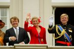 Den Haag 17 september 2002

Prinsjesdag met Koningin Beatrix, Prins Willem Alexander, Maxima, Prins Friso, Prins Constantijn, Laurentien, Prinses Margriet en Pieter v Vollenhoven.

Peter Smulders bv