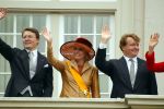Den Haag 17 september 2002

Prinsjesdag met Koningin Beatrix, Prins Willem Alexander, Maxima, Prins Friso, Prins Constantijn, Laurentien, Prinses Margriet en Pieter v Vollenhoven.

Peter Smulders bv