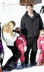 Lech 19 februari 2011
Fotosessie met de koninklijke familie in Lech. Aanwezig waren Koningin Beatrix Prins Willem Alexander Maxima Prinses Amalai Ariane en Alexia aslmede Prins Constantijn met zijn vrouw Prinses Laurentien en kinderen en Prins Friso met zijn vrouw Mabel Wisse Smit en hun kinderen.
Peter Smulders bv