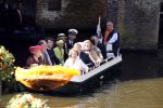 Woudrichem Den Bosch 30 april 2007
Koningin Beatrix Prins Willem Alexander Prins Friso mabel Wisse Smit Prins Constantijn Prinses Laurentien Prinses Margriet Pieter v Vollenhoven Prins Maurits Prinses Marilene Prins Bernhard jr Prinses Annette Prins Pieter Christiaan Prinses  Anita Prins Floris en Prinses Aimee koninginnedag.
Peter Smulders bv