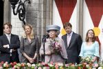 Wemeldinge/Middelburg  30 april 2010
Koningin Beatrix Prins Willem Alexander Prinses Maxima Prins Friso Prinses mabel Wisse Smit Prins Constantijn Prinses laurentien Pieter v Vollenhoven Prinses Margriet Prins Bernhard jr en Prinses Annette Prins Pieter Christiaan Prinses Anita Prins Floris en Prinses Aimee vieren koninginnedag.
Peter Smulders bv
