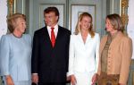 Den Haag 30 juni 2003

verloving mabel wisse smit en prins friso op huis ten bosch.
verder aanwezig koningin beatrix en de moeder van mabel


Peter Smulders bv