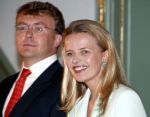 Den Haag 30 juni 2003

verloving mabel wisse smit en prins friso op huis ten bosch.
verder aanwezig koningin beatrix en de moeder van mabel


Peter Smulders bv
