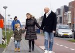 Almere 28 januari 2012
Suus Ruis met vriend en zoontje op straat.
Peter Smulders bv