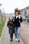 Almere 28 januari 2012
Suus Ruis met vriend en zoontje op straat.
Peter Smulders bv
