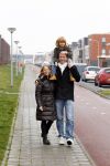 Almere 28 januari 2012
Suus Ruis met vriend en zoontje op straat.
Peter Smulders bv