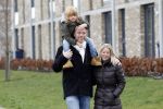 Almere 28 januari 2012
Suus Ruis met vriend en zoontje op straat.
Peter Smulders bv