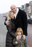 Almere 28 januari 2012
Suus Ruis met vriend en zoontje op straat.
Peter Smulders bv