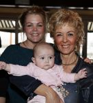 Volendam 14 februari 2013
Presentatie cd Jan Keizer en Annie Schilder bij old dutch. Annie met dochter Anja en kleinkind
Peter Smulders bv