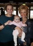 Volendam 14 februari 2013
Presentatie cd Jan Keizer en Annie Schilder bij old dutch. Annie met dochter Anja en kleinkind
Peter Smulders bv