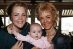Volendam 14 februari 2013
Presentatie cd Jan Keizer en Annie Schilder bij old dutch. Annie met dochter Anja en kleinkind
Peter Smulders bv