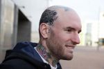 Amsterdam 3 februari 2013
Premiere Ted en de Schat in pathe Arena. Ben Saunders met zijn nieuwe tatoo die over SORAYA (ex vriendin) is gezet en met zijn dochter
Peter Smulders bv